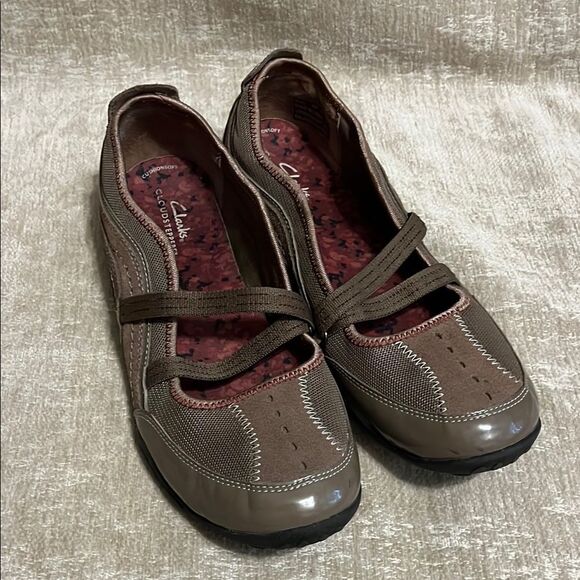 Clarks Cloudstepper Brown Flats - Picture 1 of 9